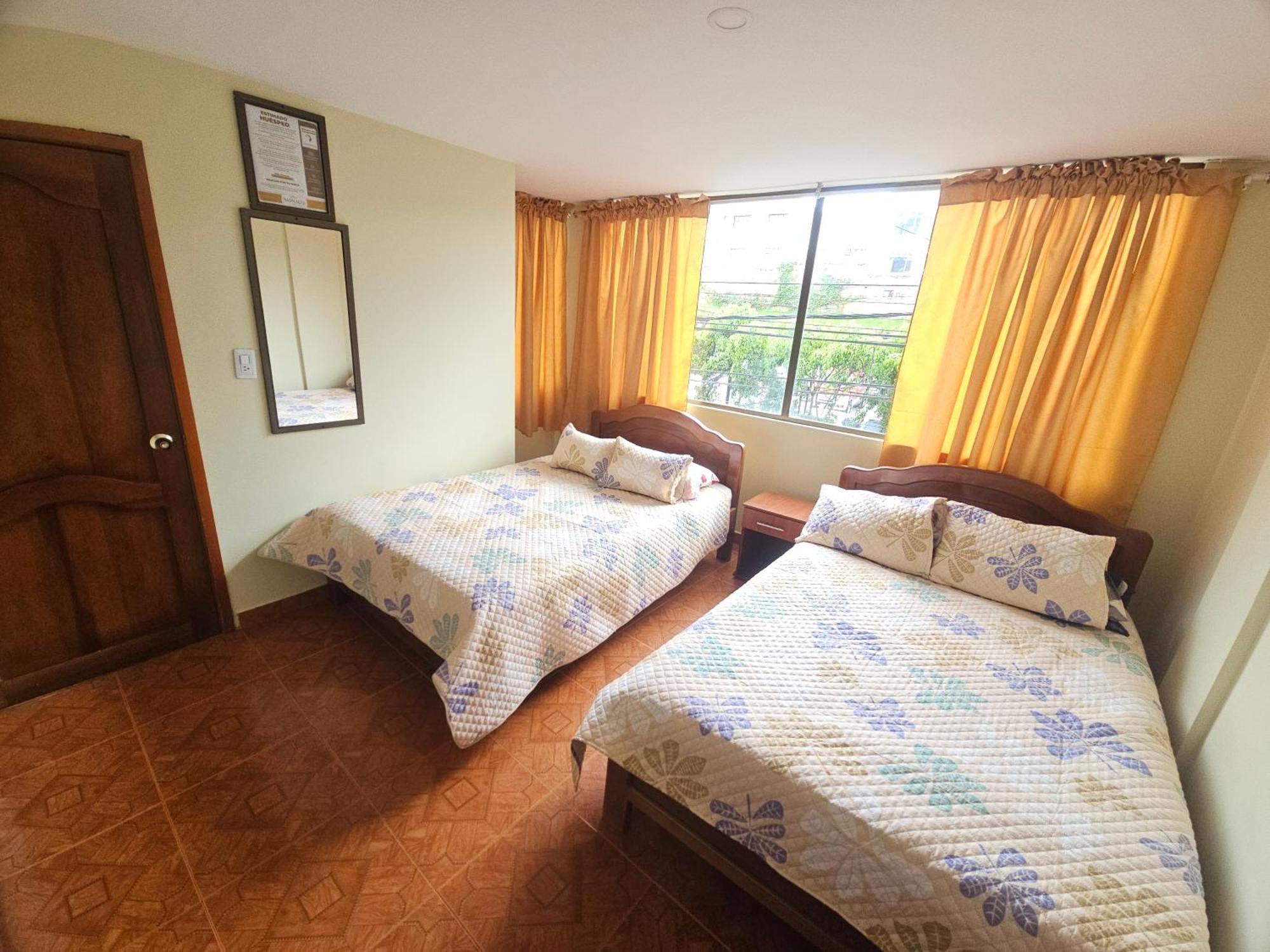 Hotel Monaco Pasto Bagian luar foto