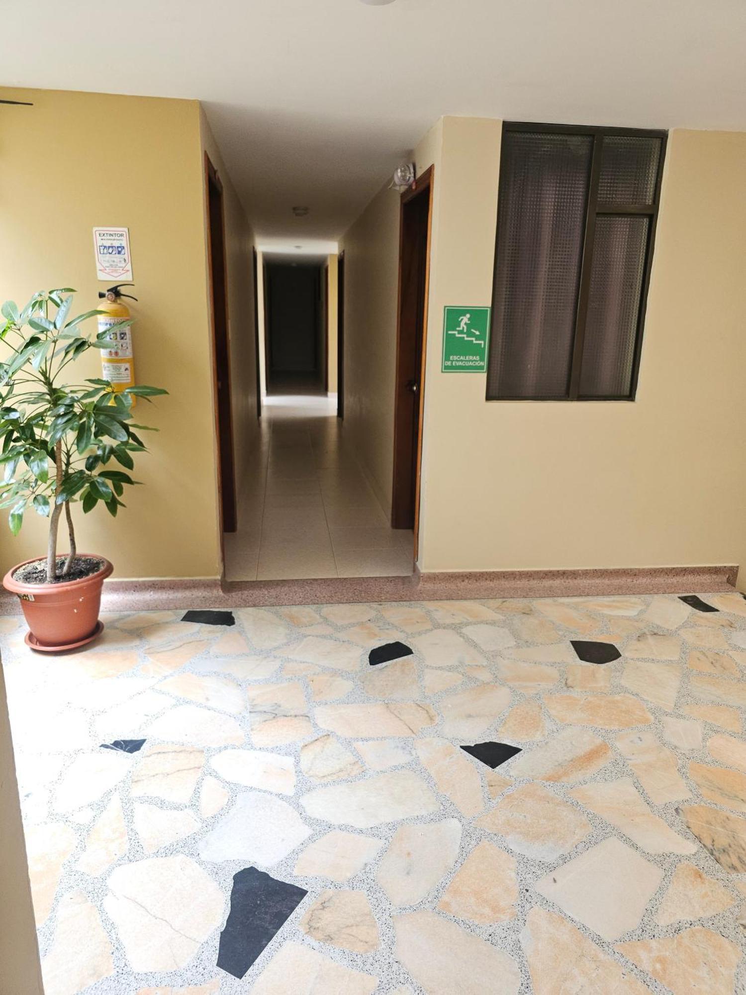 Hotel Monaco Pasto Bagian luar foto